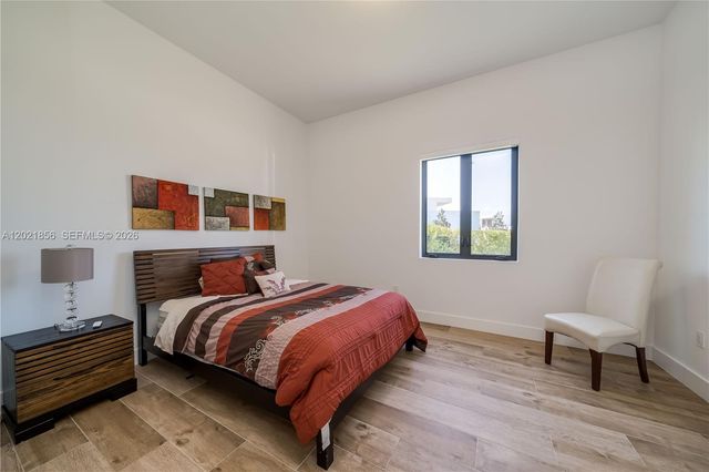 16600 Sunset Way, Weston, FL 33326