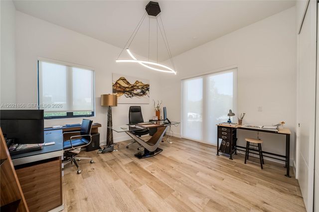 16600 Sunset Way, Weston, FL 33326