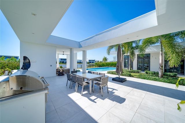 16600 Sunset Way, Weston, FL 33326