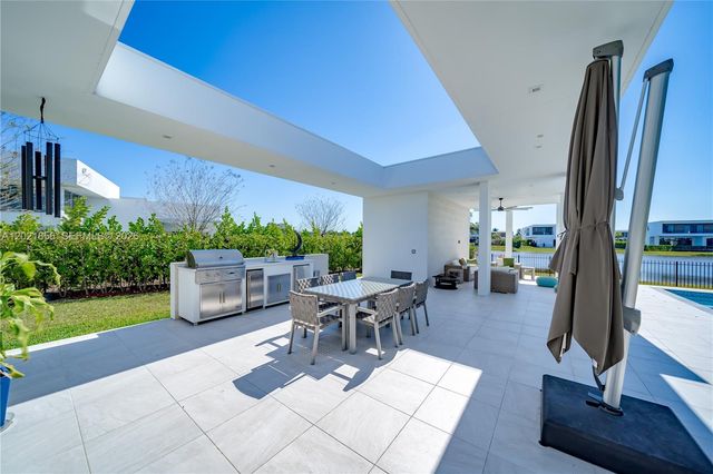 16600 Sunset Way, Weston, FL 33326