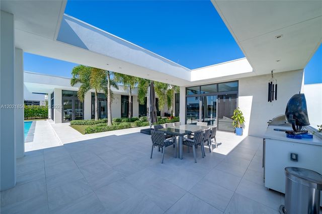 16600 Sunset Way, Weston, FL 33326