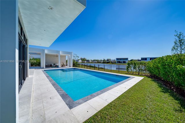 16600 Sunset Way, Weston, FL 33326