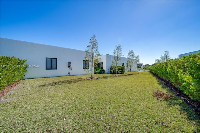 16600 Sunset Way, Weston, FL 33326