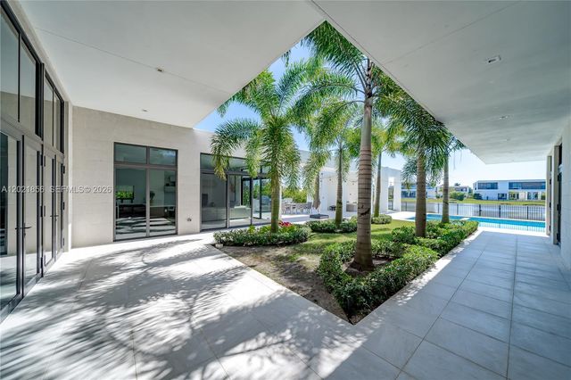 16600 Sunset Way, Weston, FL 33326