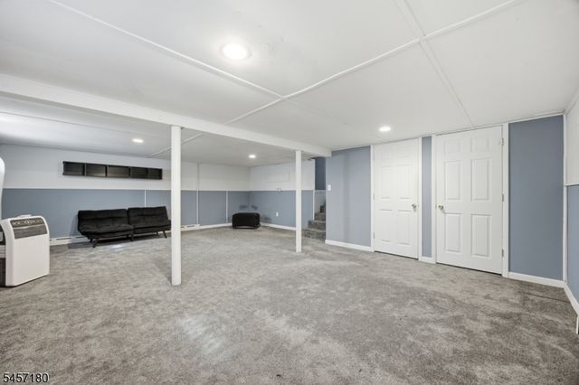 20 Alan Ln, Mine Hill Twp., NJ 07803