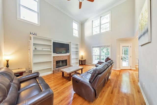 638 Braidwood Drive NW, Acworth, GA 30101