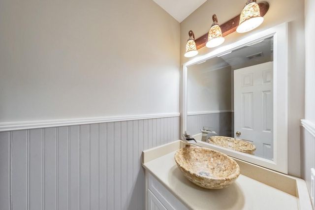 638 Braidwood Drive NW, Acworth, GA 30101