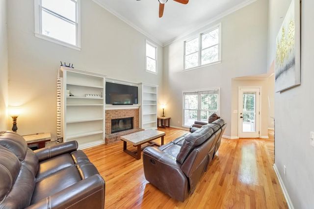 638 Braidwood Drive NW, Acworth, GA 30101