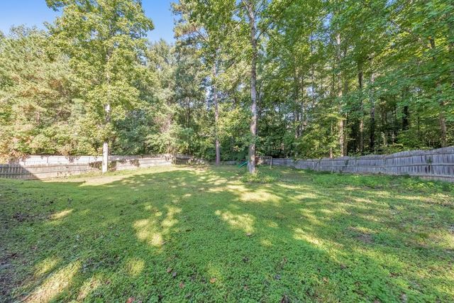 638 Braidwood Drive NW, Acworth, GA 30101