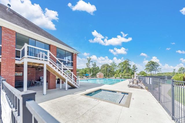 638 Braidwood Drive NW, Acworth, GA 30101