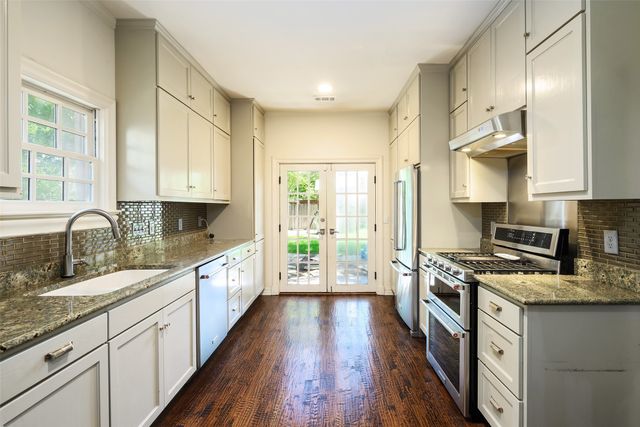 6934 Hammond Avenue, Dallas, TX 75223