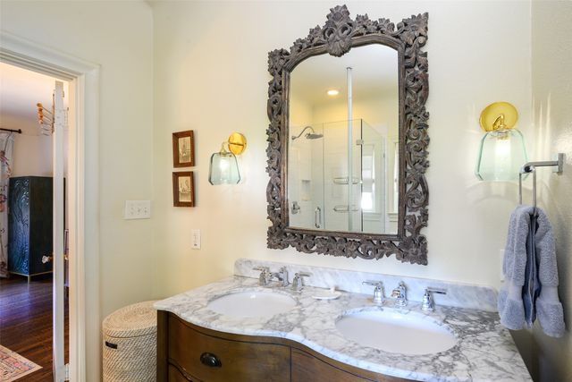 6934 Hammond Avenue, Dallas, TX 75223