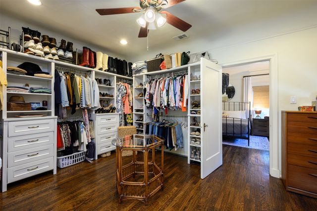 6934 Hammond Avenue, Dallas, TX 75223