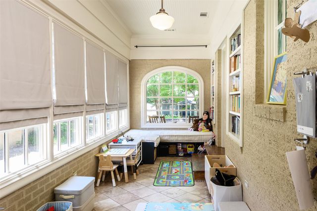 6934 Hammond Avenue, Dallas, TX 75223