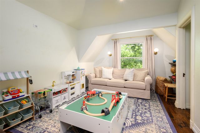 6934 Hammond Avenue, Dallas, TX 75223