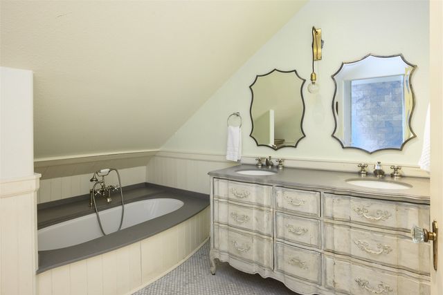 6934 Hammond Avenue, Dallas, TX 75223