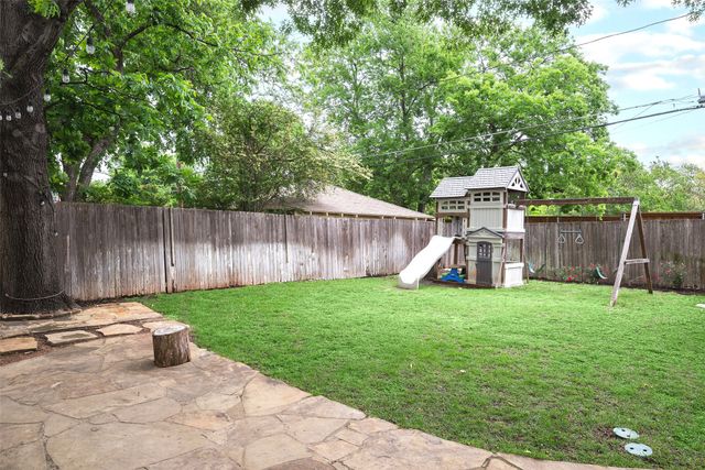 6934 Hammond Avenue, Dallas, TX 75223