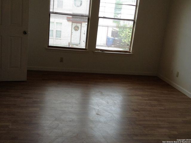 8926 BREEZEFIELD, San Antonio, TX 78240