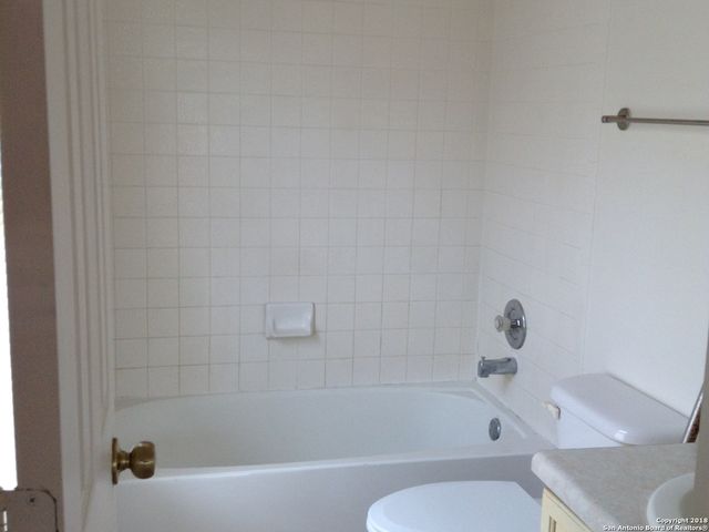 8926 BREEZEFIELD, San Antonio, TX 78240