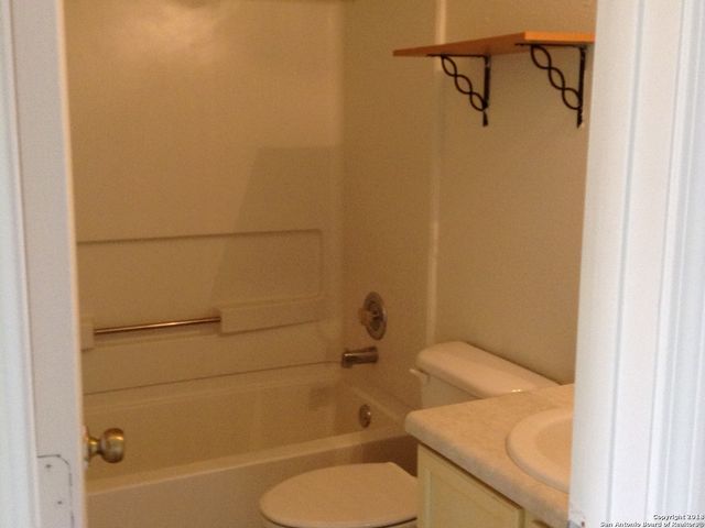 8926 BREEZEFIELD, San Antonio, TX 78240