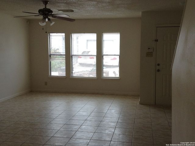 8926 BREEZEFIELD, San Antonio, TX 78240