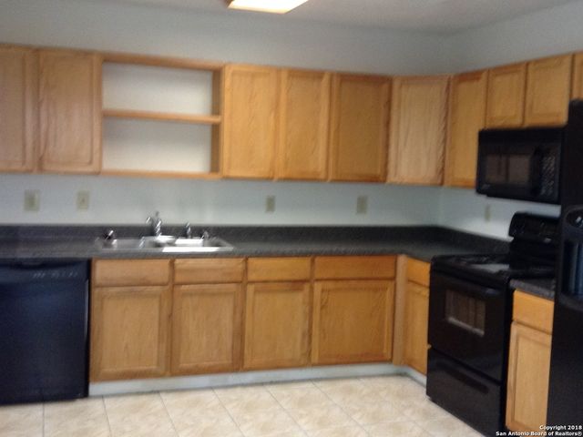 8926 BREEZEFIELD, San Antonio, TX 78240