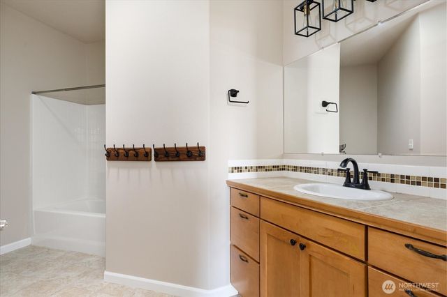 2749 SW Fairway Point Drive, Oak Harbor, WA 98277