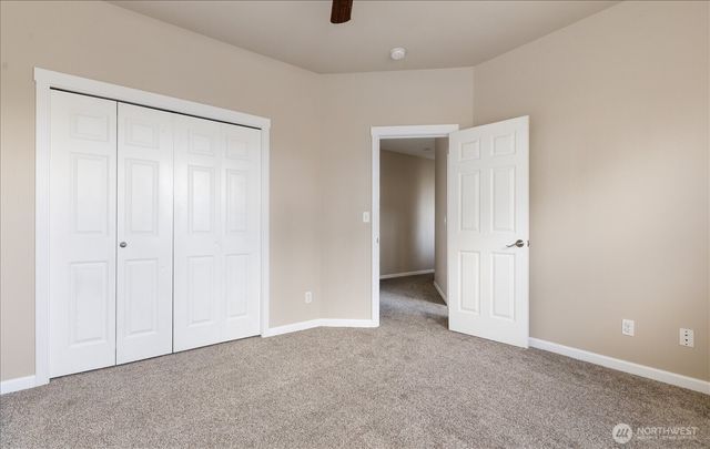 2749 SW Fairway Point Drive, Oak Harbor, WA 98277