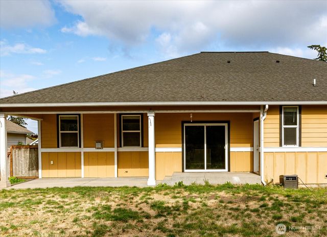 2749 SW Fairway Point Drive, Oak Harbor, WA 98277