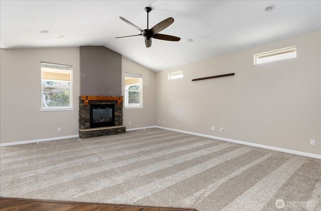 2749 SW Fairway Point Drive, Oak Harbor, WA 98277