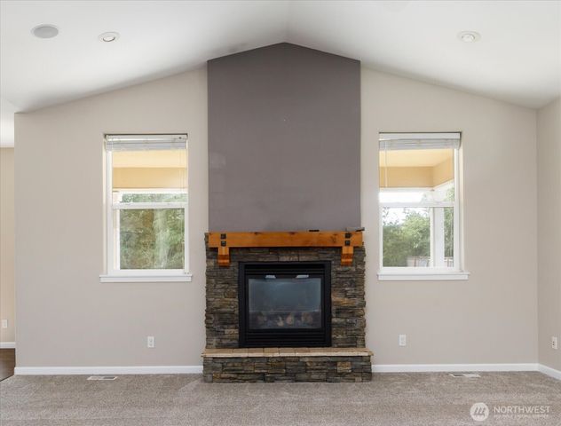 2749 SW Fairway Point Drive, Oak Harbor, WA 98277