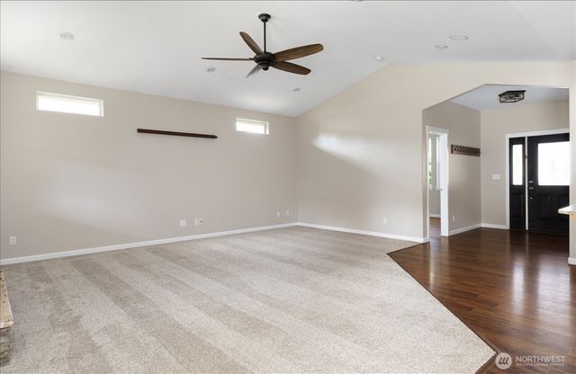 2749 SW Fairway Point Drive, Oak Harbor, WA 98277