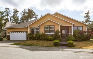 2749 SW Fairway Point Drive, Oak Harbor, WA 98277
