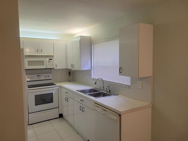 3345 Perimeter Drive 1311, Greenacres, FL 33467
