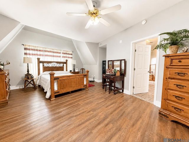 39315 David Dr, Prairieville, LA 70769