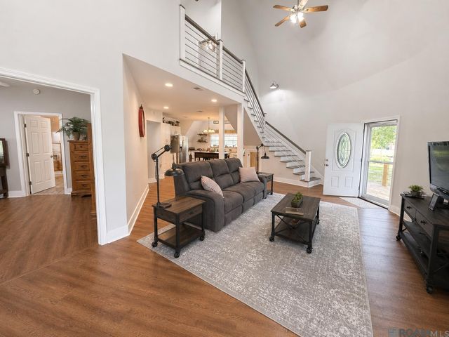 39315 David Dr, Prairieville, LA 70769