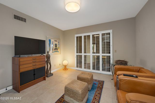 6971 E Calle Tabara, Tucson, AZ 85750