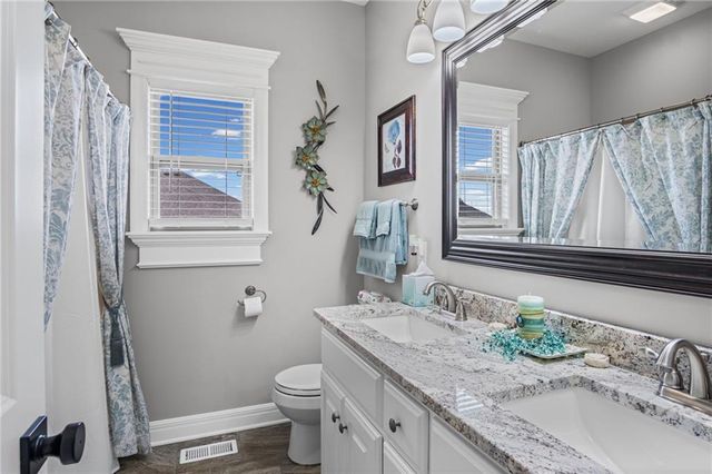 4600 Greystone Drive, St Joseph, MO 64505