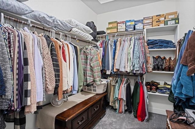 4600 Greystone Drive, St Joseph, MO 64505