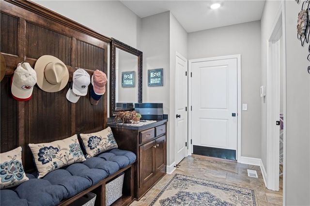 4600 Greystone Drive, St Joseph, MO 64505