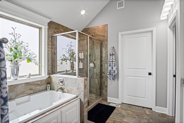 4600 Greystone Drive, St Joseph, MO 64505