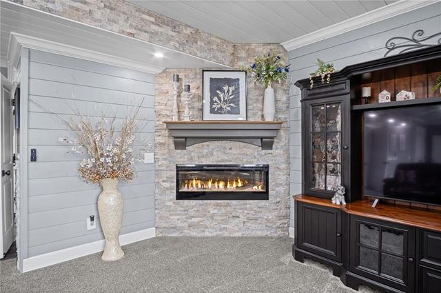 4600 Greystone Drive, St Joseph, MO 64505