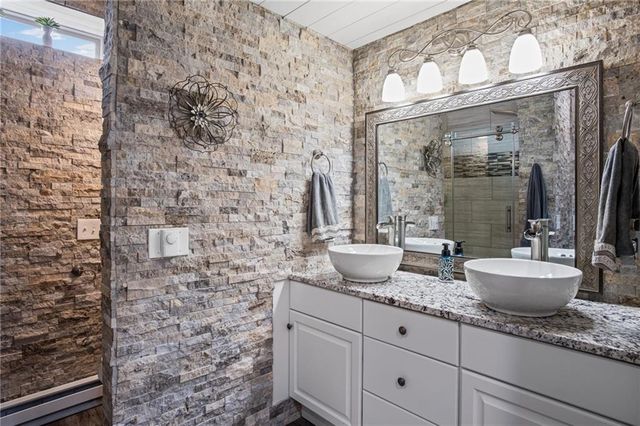 4600 Greystone Drive, St Joseph, MO 64505