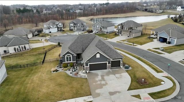 4600 Greystone Drive, St Joseph, MO 64505