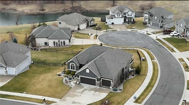 4600 Greystone Drive, St Joseph, MO 64505