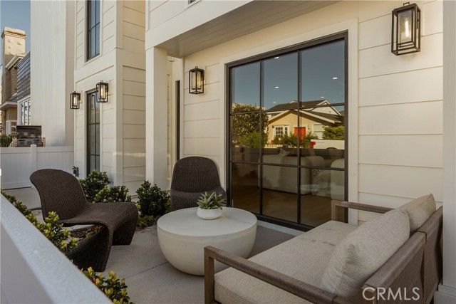 214 Abalone Avenue, Newport Beach, CA 92662