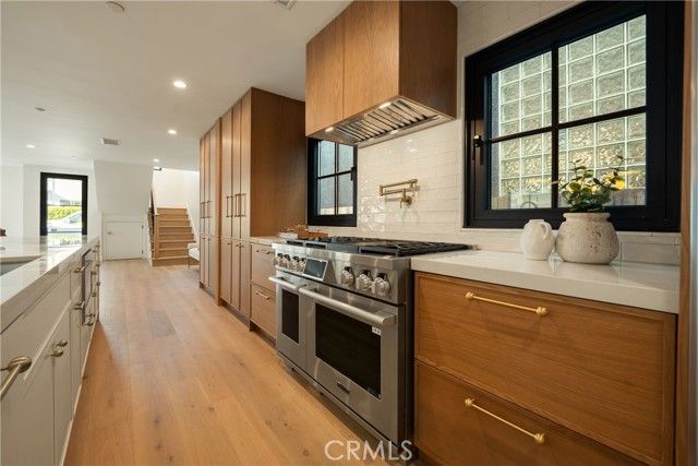 214 Abalone Avenue, Newport Beach, CA 92662