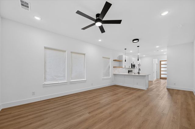 2835 Macon Street, Dallas, TX 75215