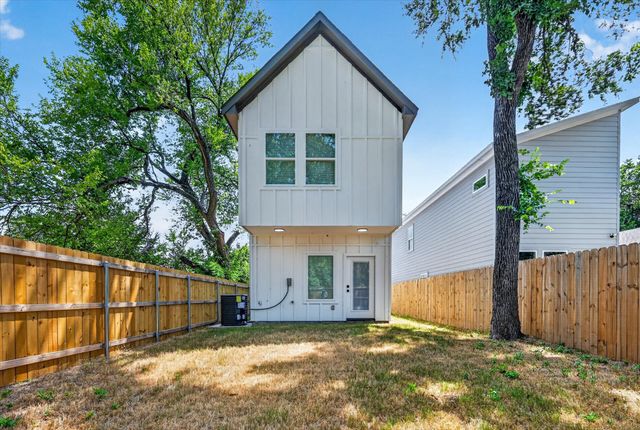 2835 Macon Street, Dallas, TX 75215