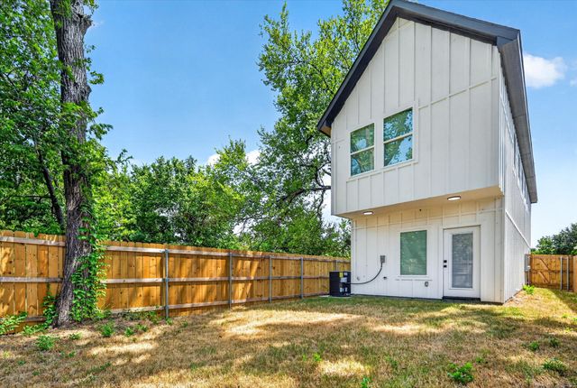 2835 Macon Street, Dallas, TX 75215